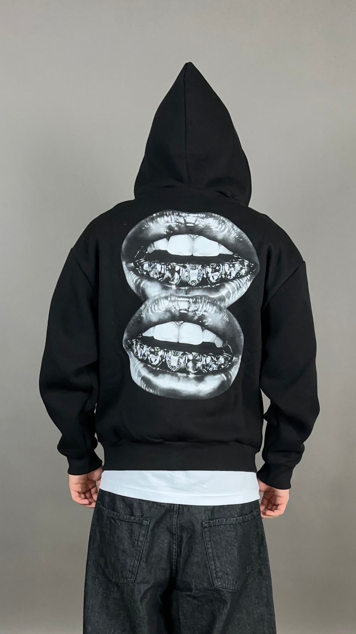 FELPA MOUTH ZIP